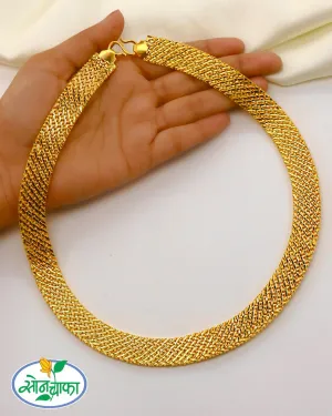 ALLURING GOLDEN CHAIN