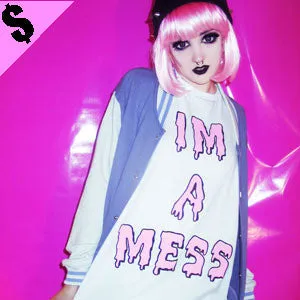 IM A MESS TEE